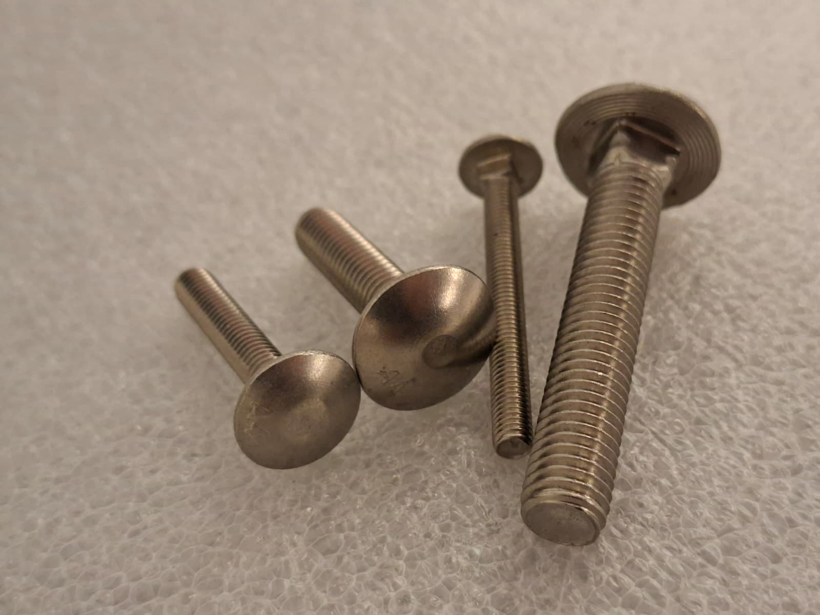 Torbandschraube DIN 603 A4 