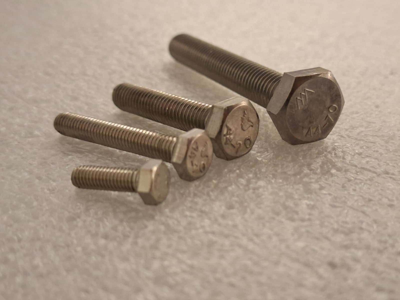 M4 Sechskantschraube o Schaft DIN 933 A4